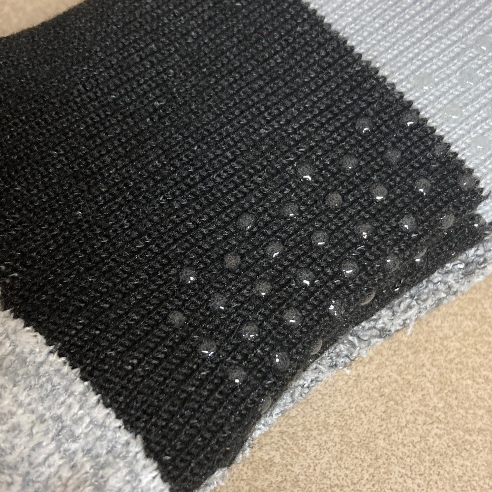 Joyspun Women's Gray Striped Socks - Picture 4 of 7